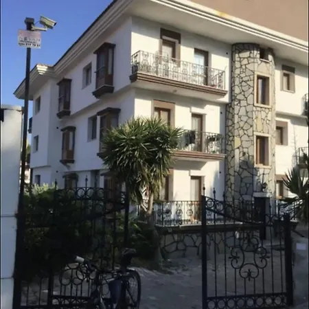 Cesme Suites Aparthotel